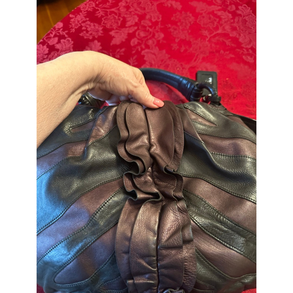 Prada Vitellino Mordo Hobo Shoulder Bag in Black/ Purple - Picture 3 of 11